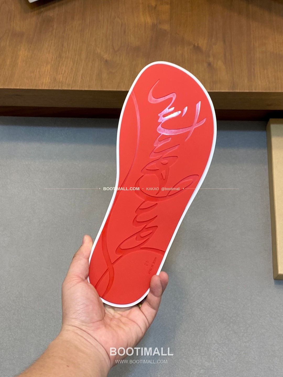 크리스찬루부탱 스트랩 로고 샌들 화이트 Christian Louboutin Strap Logo Sandals 8