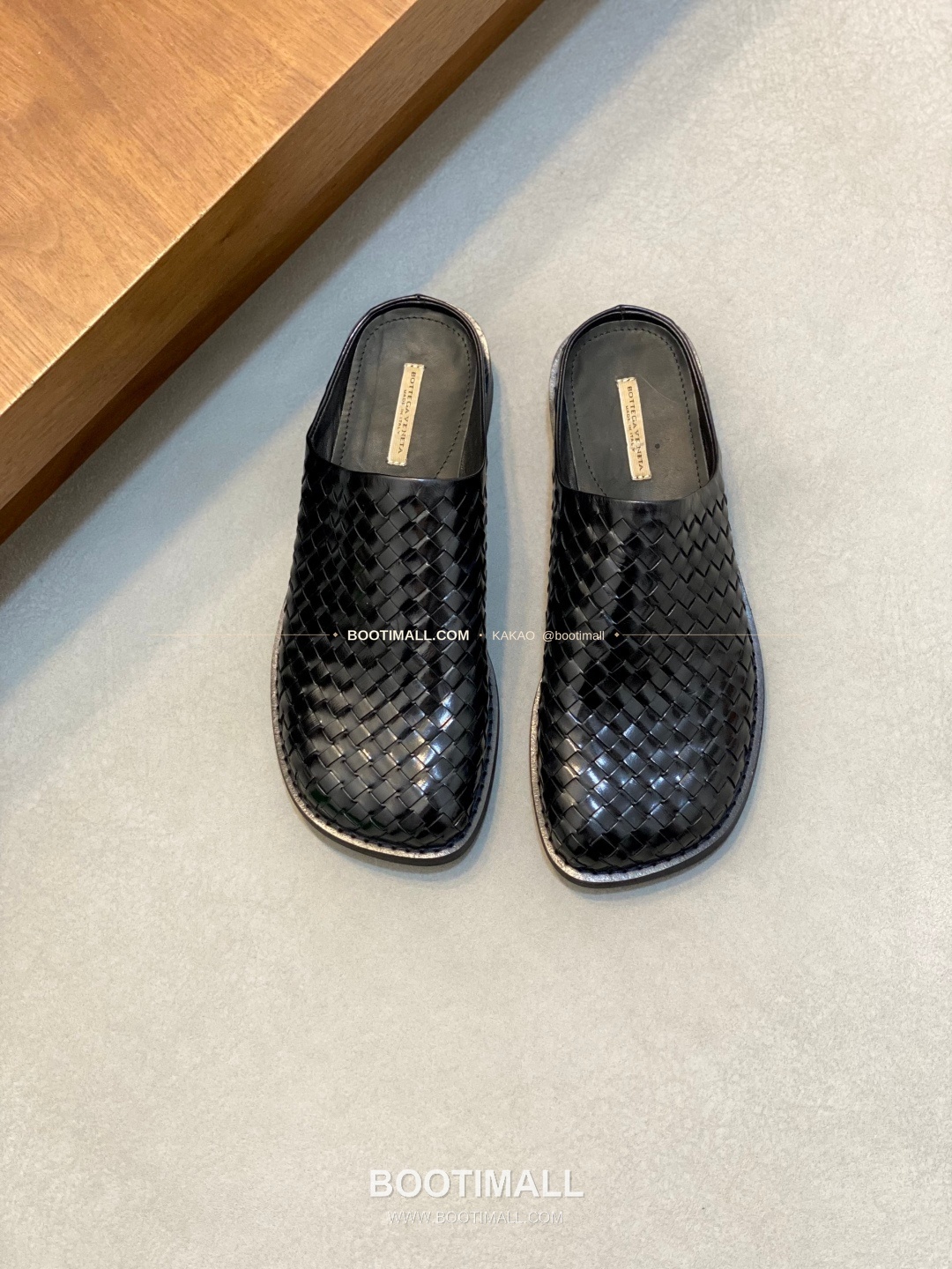 보테가베네타 인트레치아토 가죽 슬립온 슬라이드 샌들 블랙 Bottega Veneta Intrecciato Leather Slip-On Slide Sandals 1