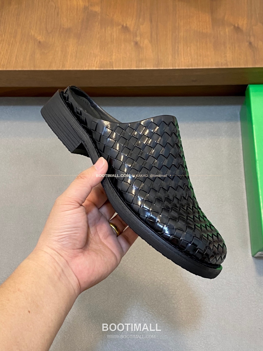 보테가베네타 인트레치아토 가죽 슬립온 슬라이드 샌들 블랙 Bottega Veneta Intrecciato Leather Slip-On Slide Sandals 4