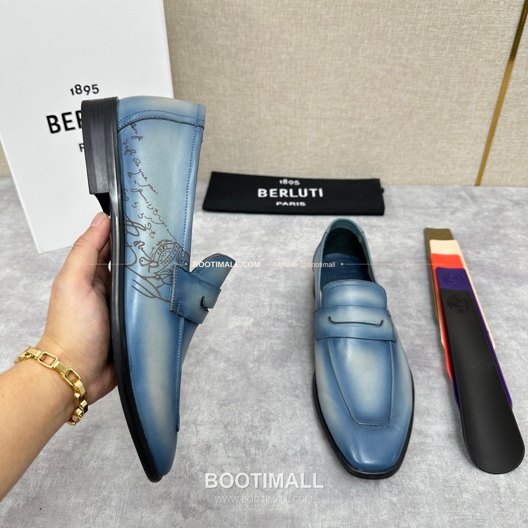 벨루티 로렌조 송아지가죽 스크리토 로퍼 Berluti Lorenzo Calfskin Scritto Loafers 4