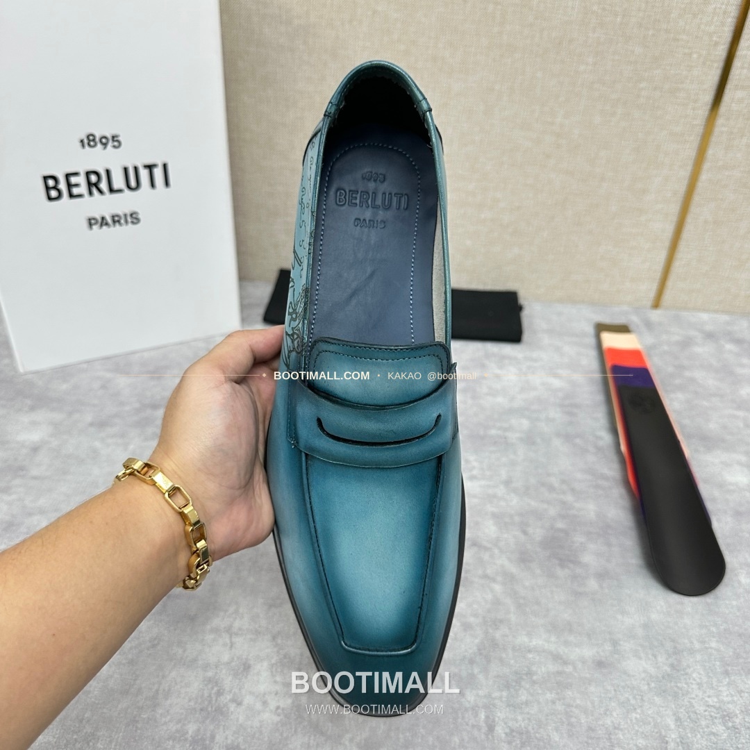 벨루티 로렌조 송아지가죽 스크리토 로퍼 Berluti Lorenzo Calfskin Scritto Loafers 5