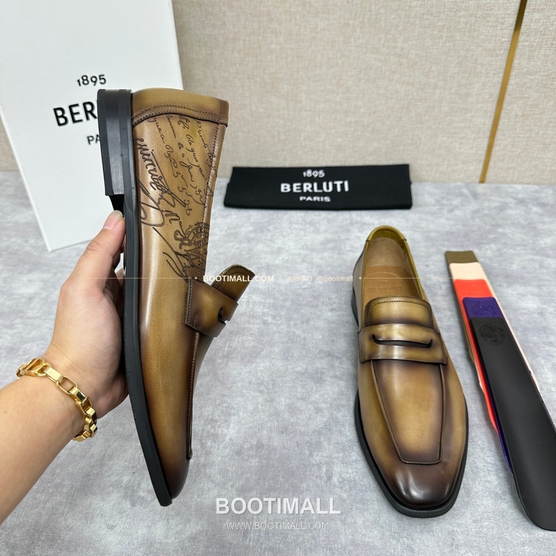 벨루티 로렌조 송아지가죽 스크리토 로퍼 Berluti Lorenzo Calfskin Scritto Loafers 4