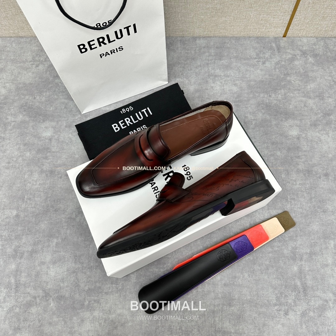 벨루티 로렌조 송아지가죽 스크리토 로퍼 Berluti Lorenzo Calfskin Scritto Loafers 3
