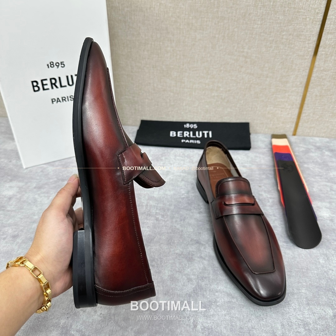 벨루티 로렌조 송아지가죽 스크리토 로퍼 Berluti Lorenzo Calfskin Scritto Loafers 6