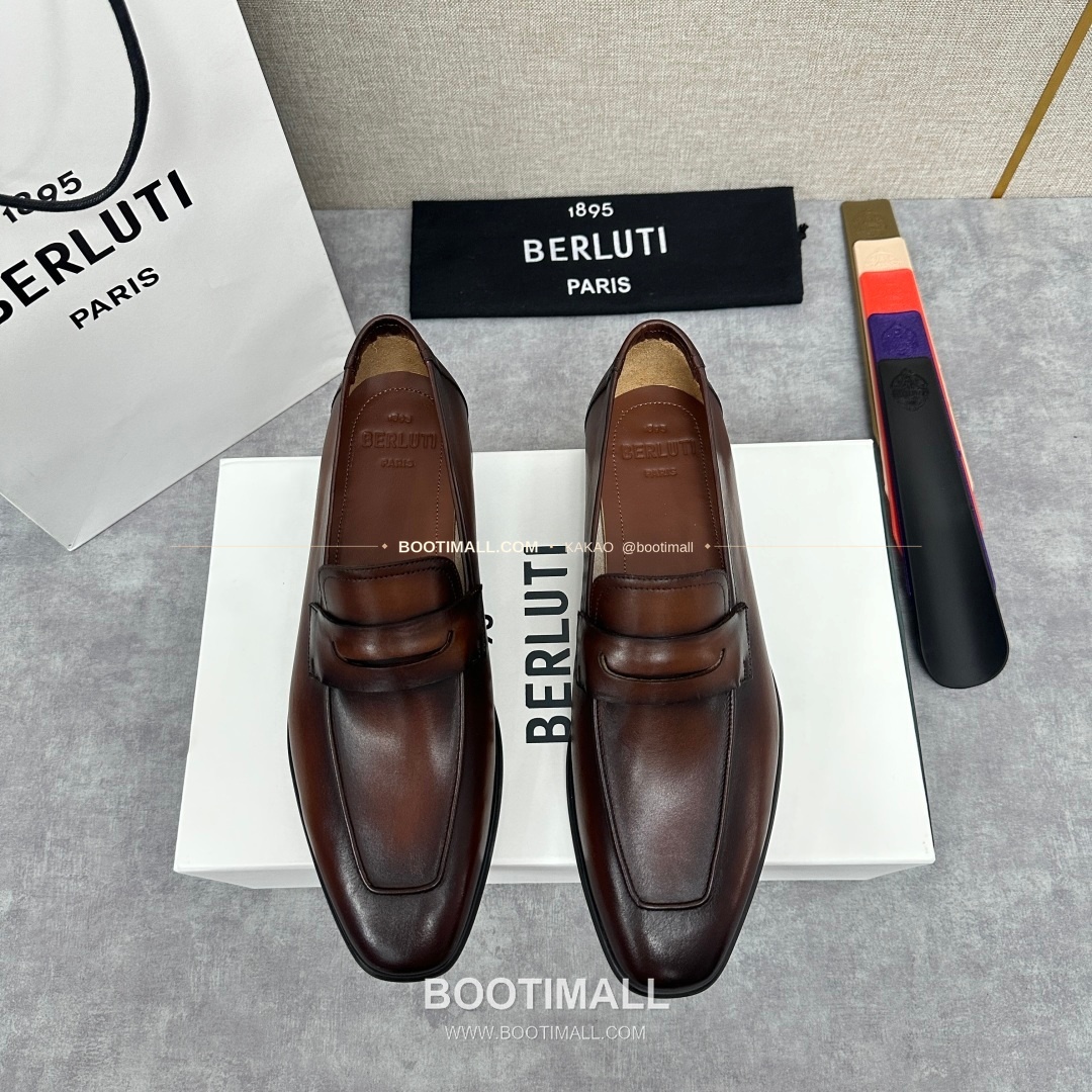 벨루티 로렌조 송아지가죽 스크리토 로퍼 Berluti Lorenzo Calfskin Scritto Loafers 1