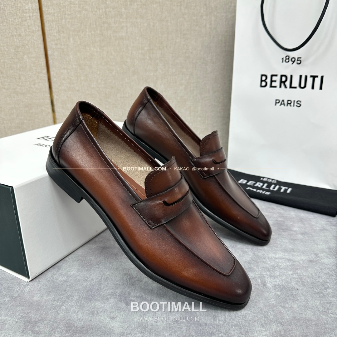 벨루티 로렌조 송아지가죽 스크리토 로퍼 Berluti Lorenzo Calfskin Scritto Loafers 2