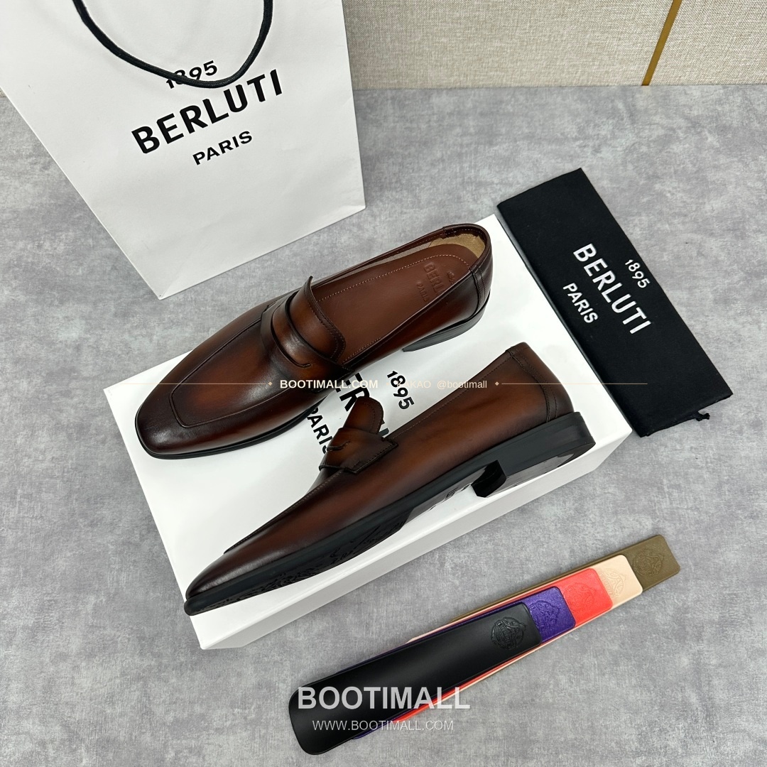 벨루티 로렌조 송아지가죽 스크리토 로퍼 Berluti Lorenzo Calfskin Scritto Loafers 3