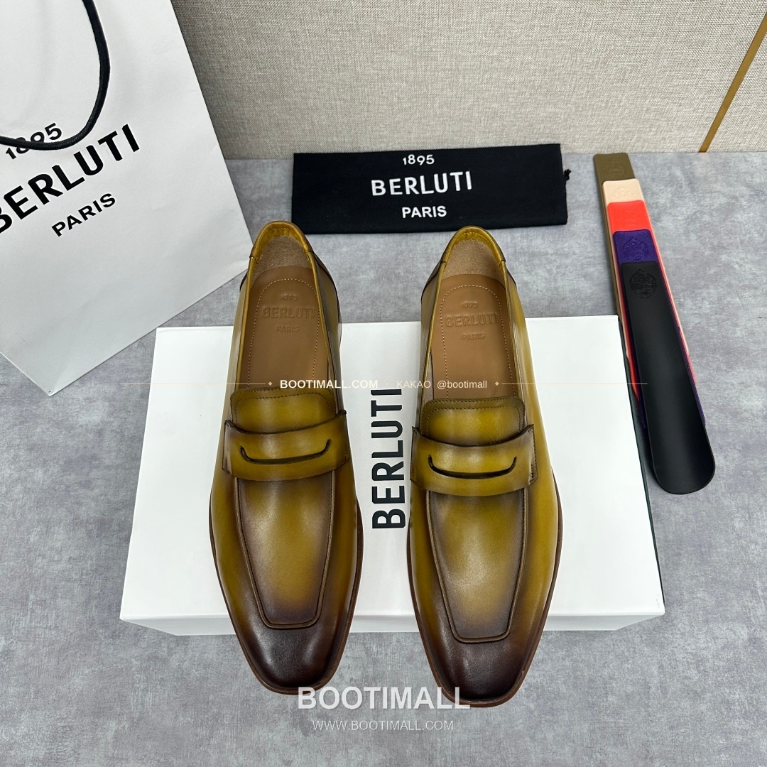 벨루티 로렌조 송아지가죽 스크리토 로퍼 Berluti Lorenzo Calfskin Scritto Loafers 1