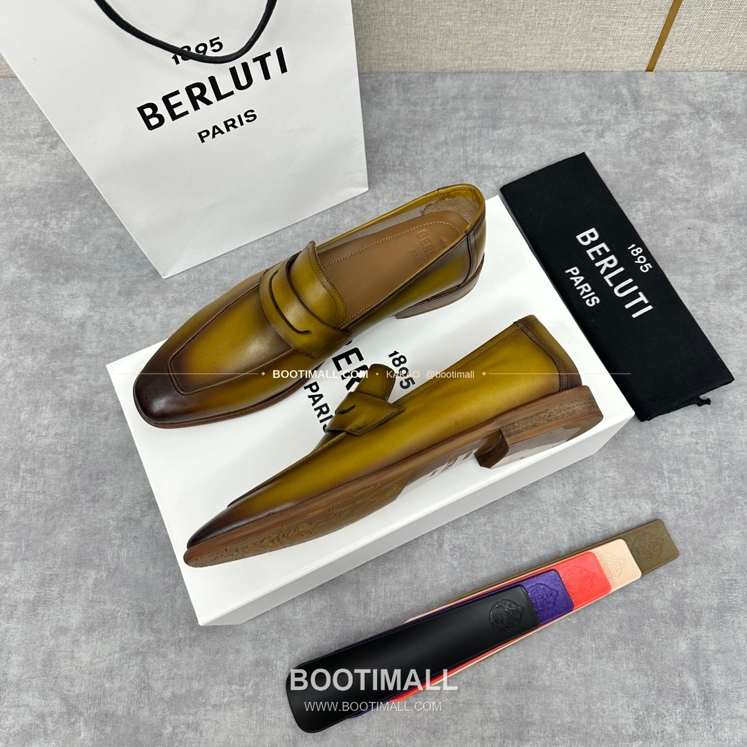 벨루티 로렌조 송아지가죽 스크리토 로퍼 Berluti Lorenzo Calfskin Scritto Loafers 3
