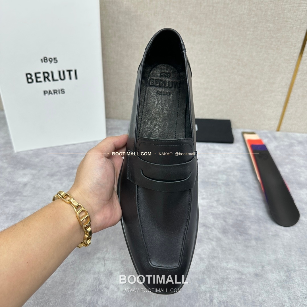 벨루티 로렌조 송아지가죽 스크리토 로퍼 Berluti Lorenzo Calfskin Scritto Loafers 5