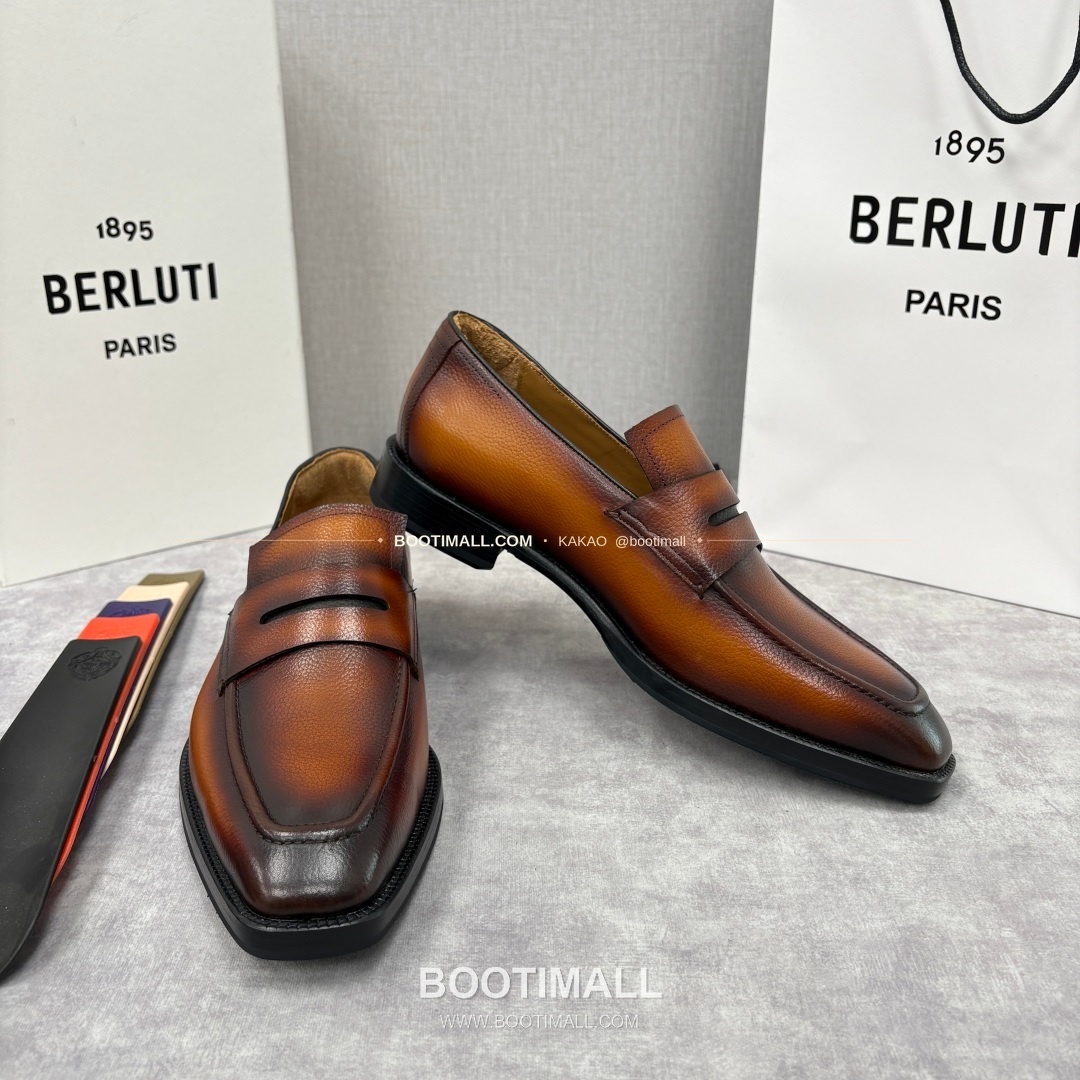 벨루티 핸드컬러 송아지가죽 페니 스트랩 로퍼 Berluti Hand-Colored Calfskin Penny Strap Loafers 7