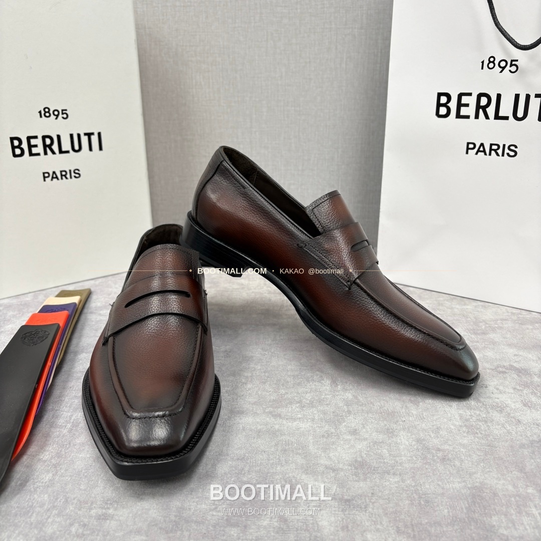 벨루티 핸드컬러 송아지가죽 페니 스트랩 로퍼 Berluti Hand-Colored Calfskin Penny Strap Loafers 5
