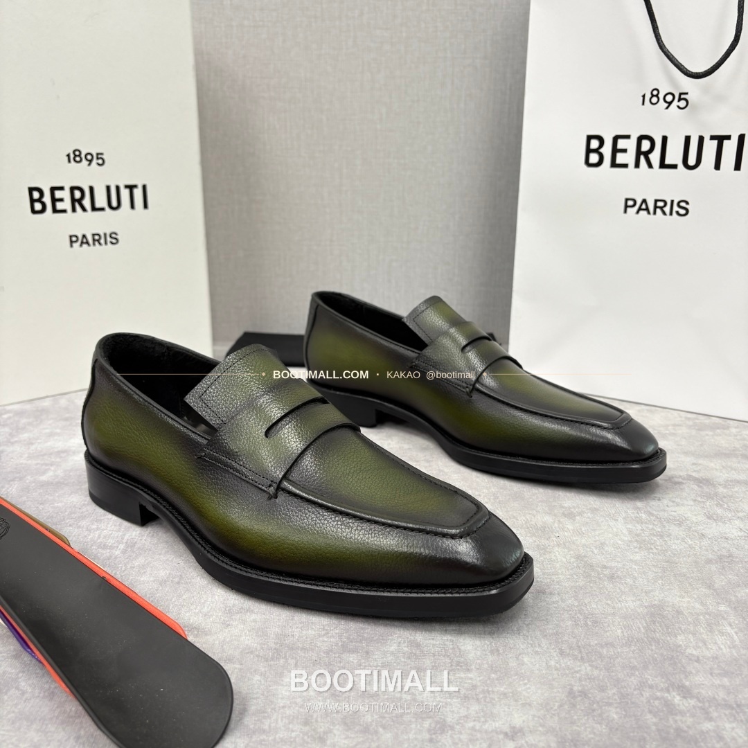 벨루티 핸드컬러 송아지가죽 페니 스트랩 로퍼 Berluti Hand-Colored Calfskin Penny Strap Loafers 4