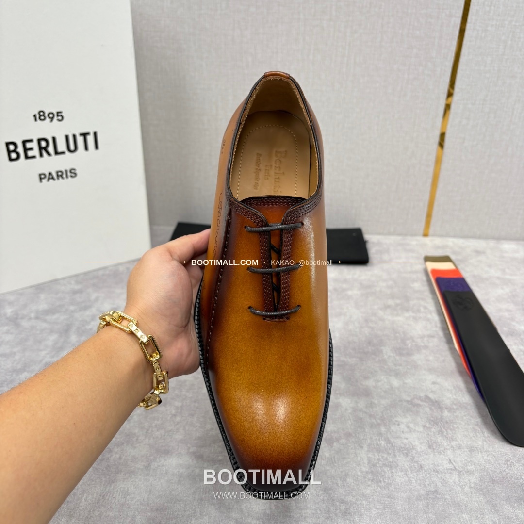 벨루티 핸드컬러 송아지가죽 레이스업 스퀘어토 구두 Berluti Hand-Colored Calfskin Lace-Up Square Toe Shoes 5