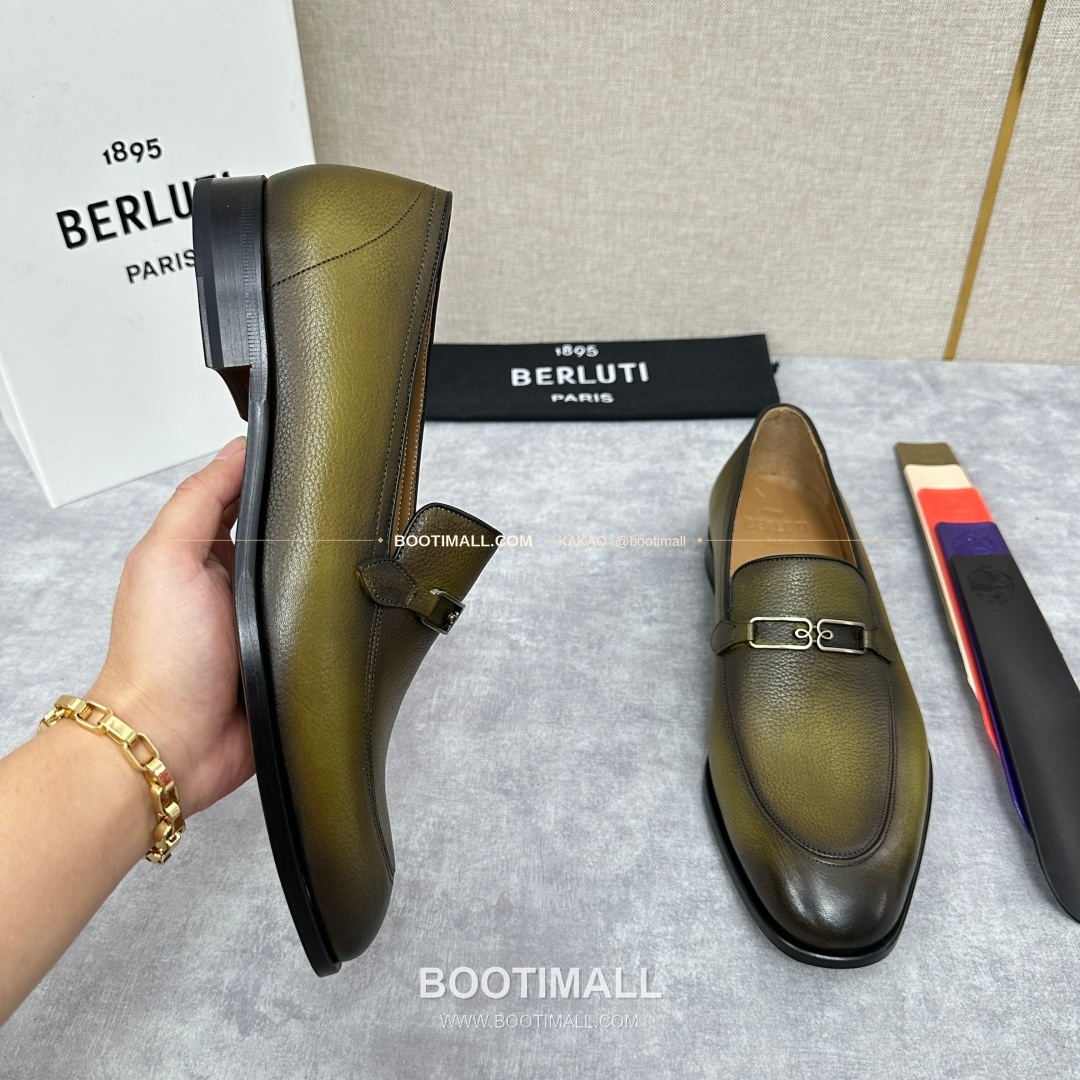 벨루티 앤디 염소가죽 핸드컬러 메탈버클 로퍼 Berluti Andy Goatskin Hand-Colored Metal Buckle Loafers 4