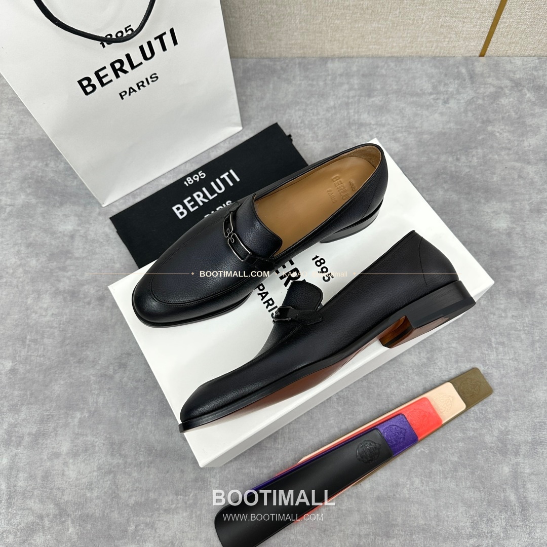 벨루티 앤디 염소가죽 핸드컬러 메탈버클 로퍼 Berluti Andy Goatskin Hand-Colored Metal Buckle Loafers 3