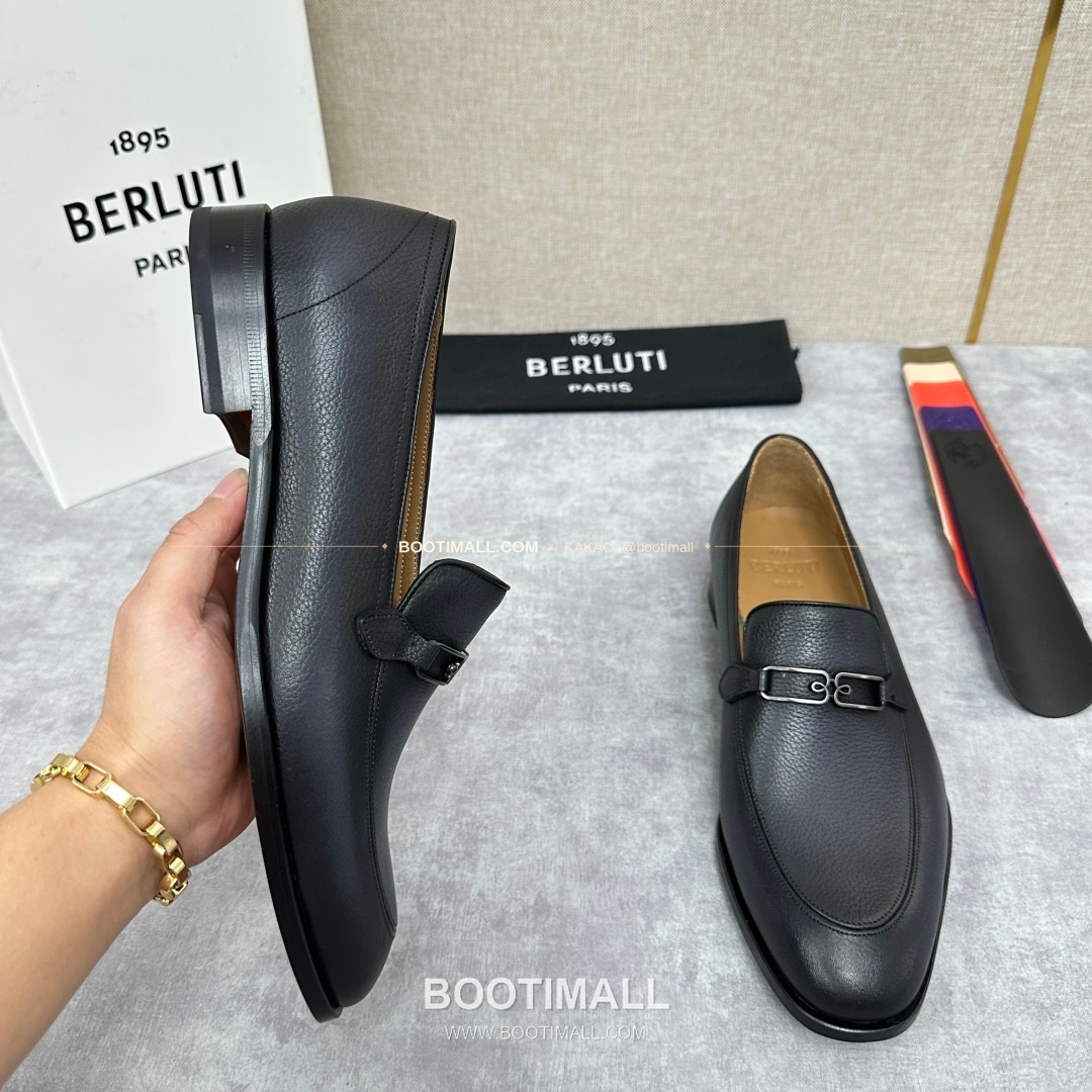 벨루티 앤디 염소가죽 핸드컬러 메탈버클 로퍼 Berluti Andy Goatskin Hand-Colored Metal Buckle Loafers 4