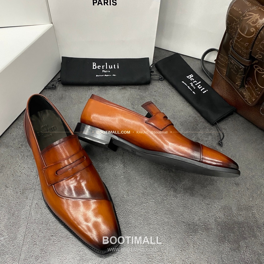 벨루티 앤디 드레이프 송아지가죽 핸드컬러 로퍼 Berluti Andy Drape Calfskin Hand-Colored Loafers 4