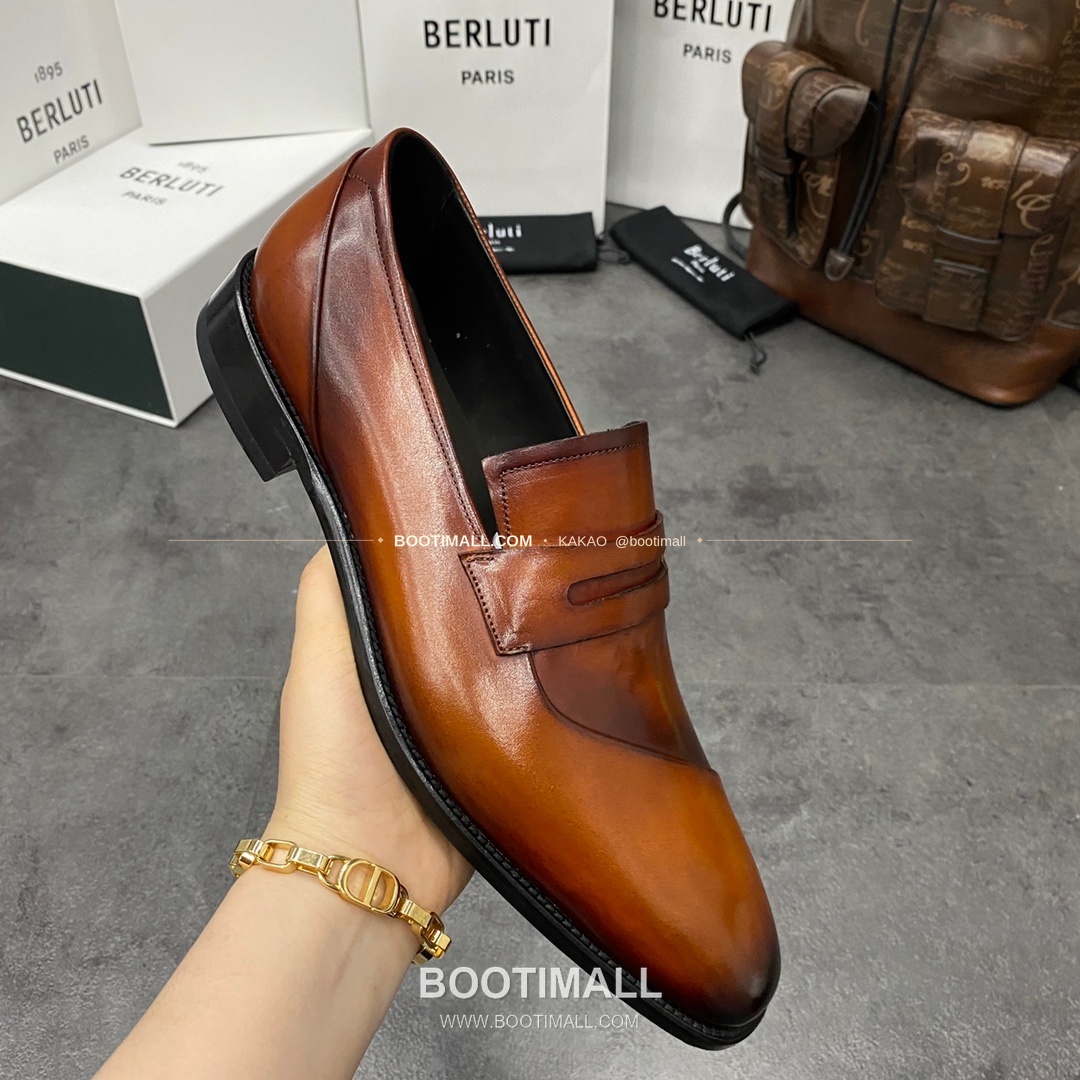 벨루티 앤디 드레이프 송아지가죽 핸드컬러 로퍼 Berluti Andy Drape Calfskin Hand-Colored Loafers 6