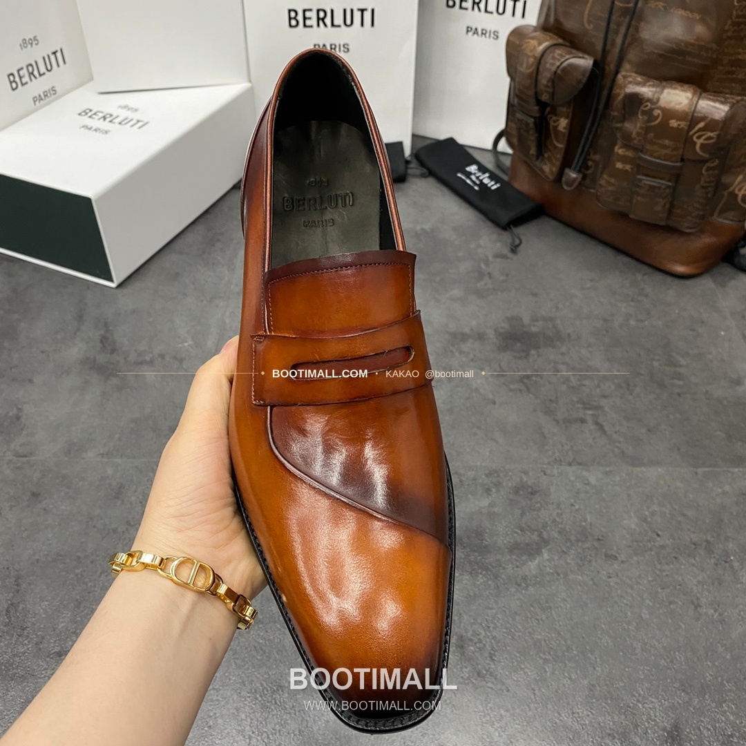벨루티 앤디 드레이프 송아지가죽 핸드컬러 로퍼 Berluti Andy Drape Calfskin Hand-Colored Loafers 7