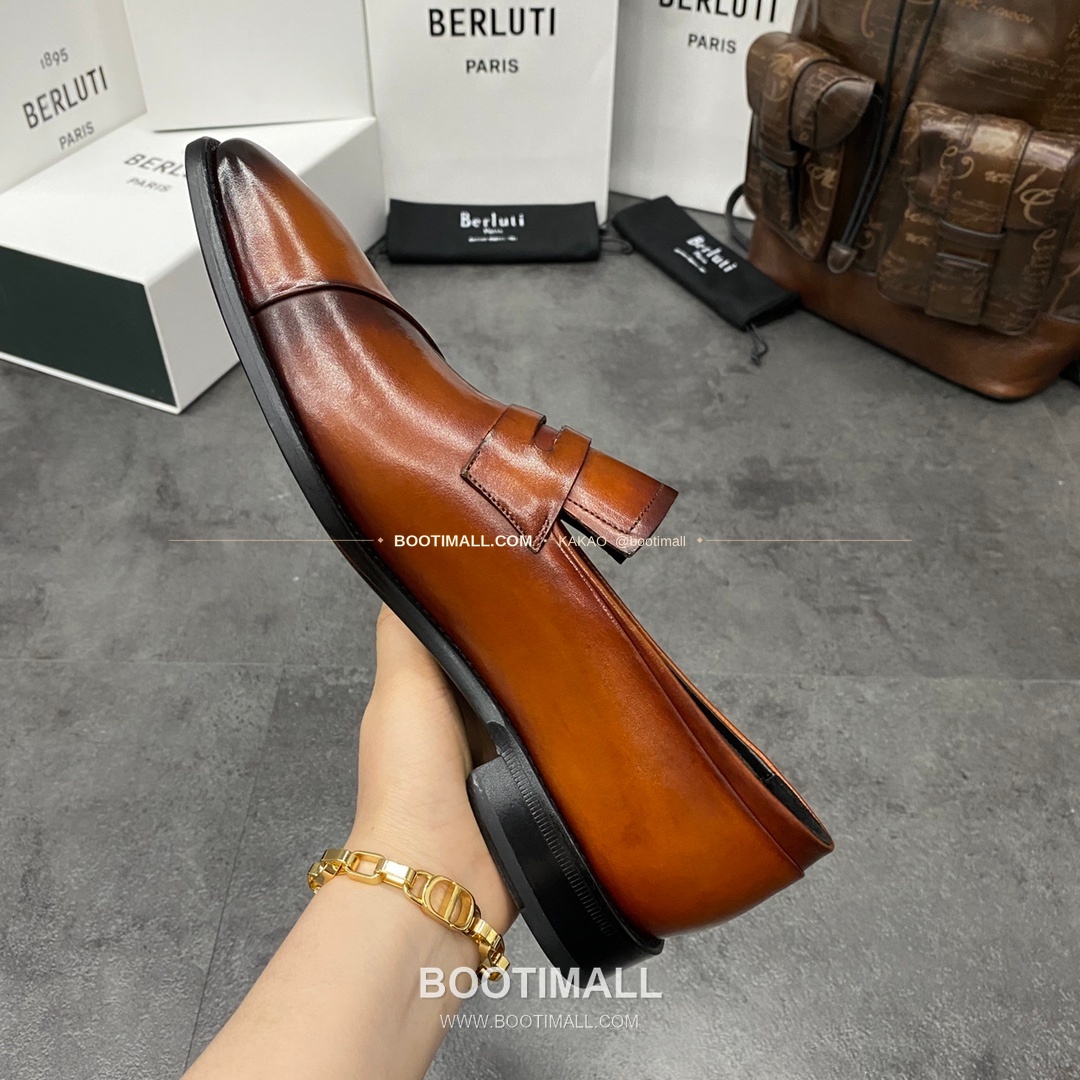 벨루티 앤디 드레이프 송아지가죽 핸드컬러 로퍼 Berluti Andy Drape Calfskin Hand-Colored Loafers 8