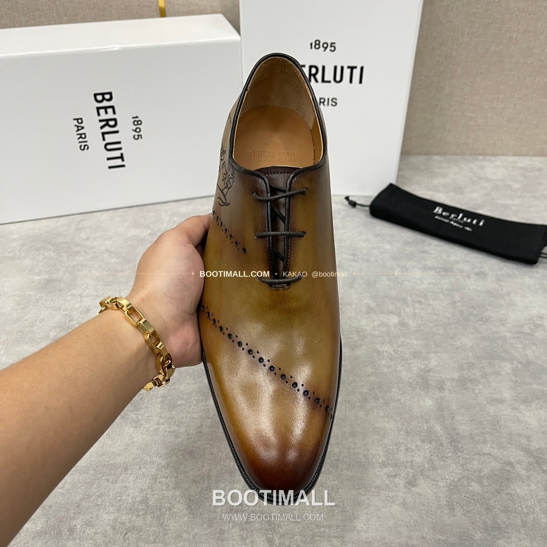 벨루티 송아지가죽 브로그 펀칭 굿이어웰트 옥스퍼드 Berluti Calfskin Brogue Perforated Goodyear Welt Oxford Shoes 15