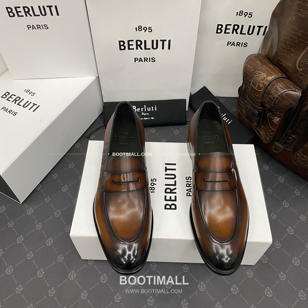 벨루티 앤디 송아지가죽 스크리토 핸드컬러 로퍼 Berluti Andy Calfskin Scritto Hand-Colored Loafers 1