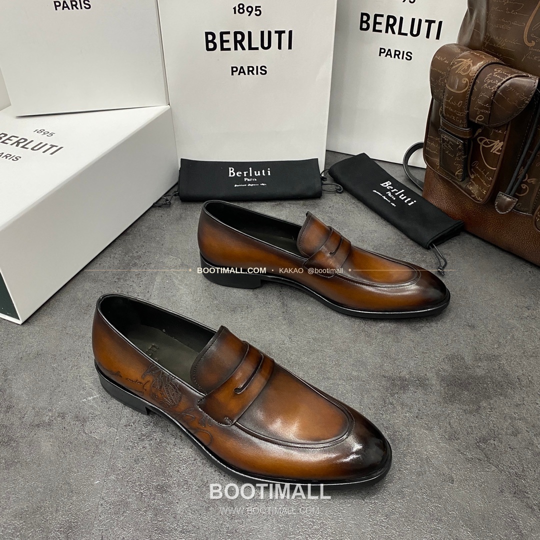 벨루티 앤디 송아지가죽 스크리토 핸드컬러 로퍼 Berluti Andy Calfskin Scritto Hand-Colored Loafers 3