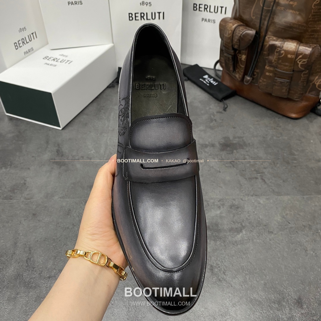 벨루티 앤디 송아지가죽 스크리토 핸드컬러 로퍼 Berluti Andy Calfskin Scritto Hand-Colored Loafers 7