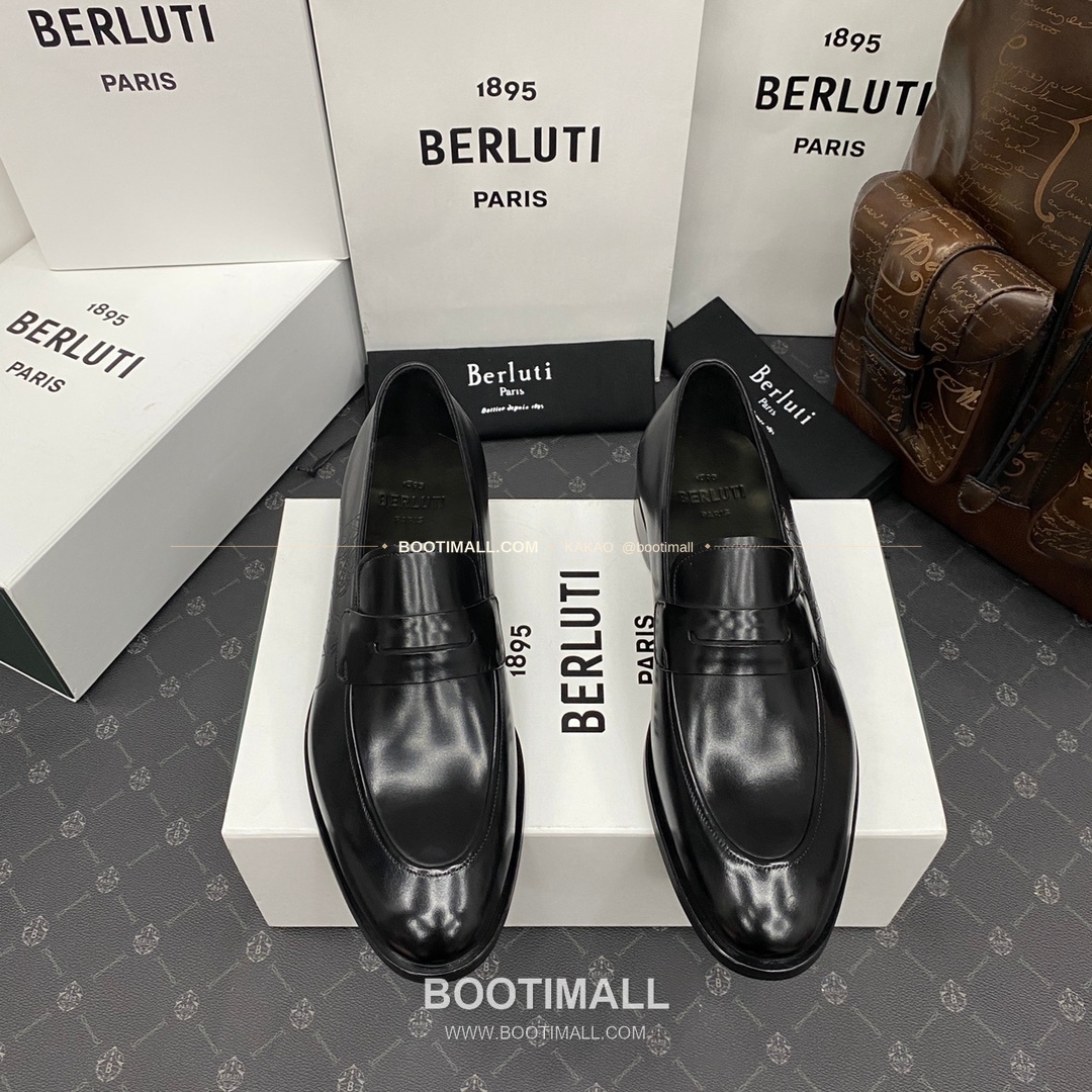 벨루티 앤디 송아지가죽 스크리토 핸드컬러 로퍼 Berluti Andy Calfskin Scritto Hand-Colored Loafers 1
