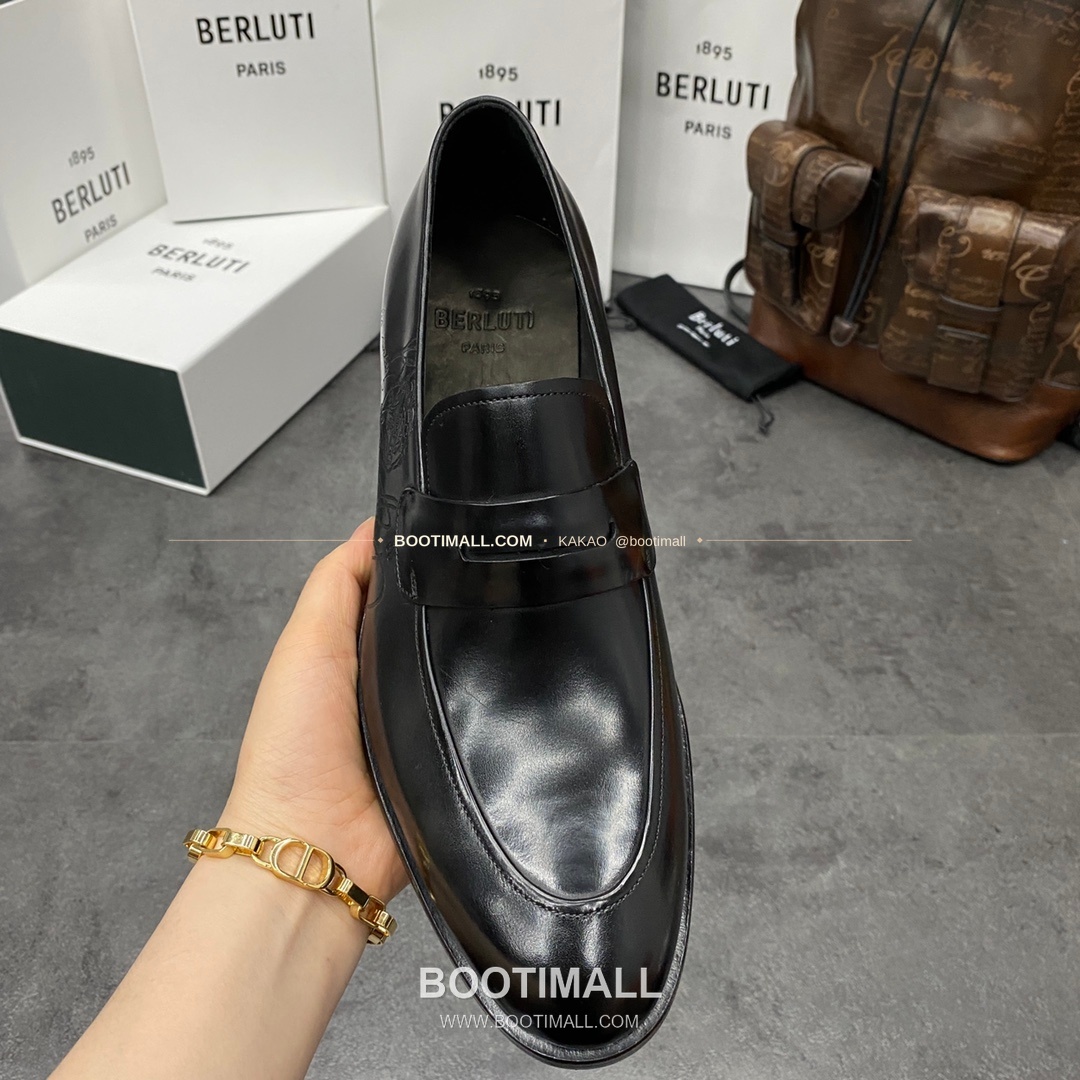 벨루티 앤디 송아지가죽 스크리토 핸드컬러 로퍼 Berluti Andy Calfskin Scritto Hand-Colored Loafers 7