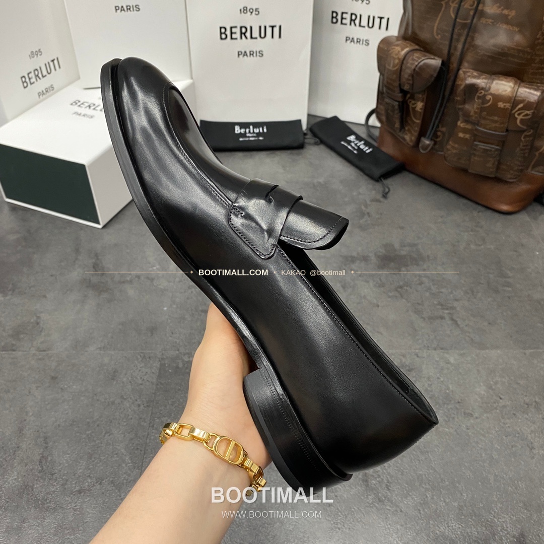 벨루티 앤디 송아지가죽 스크리토 핸드컬러 로퍼 Berluti Andy Calfskin Scritto Hand-Colored Loafers 8