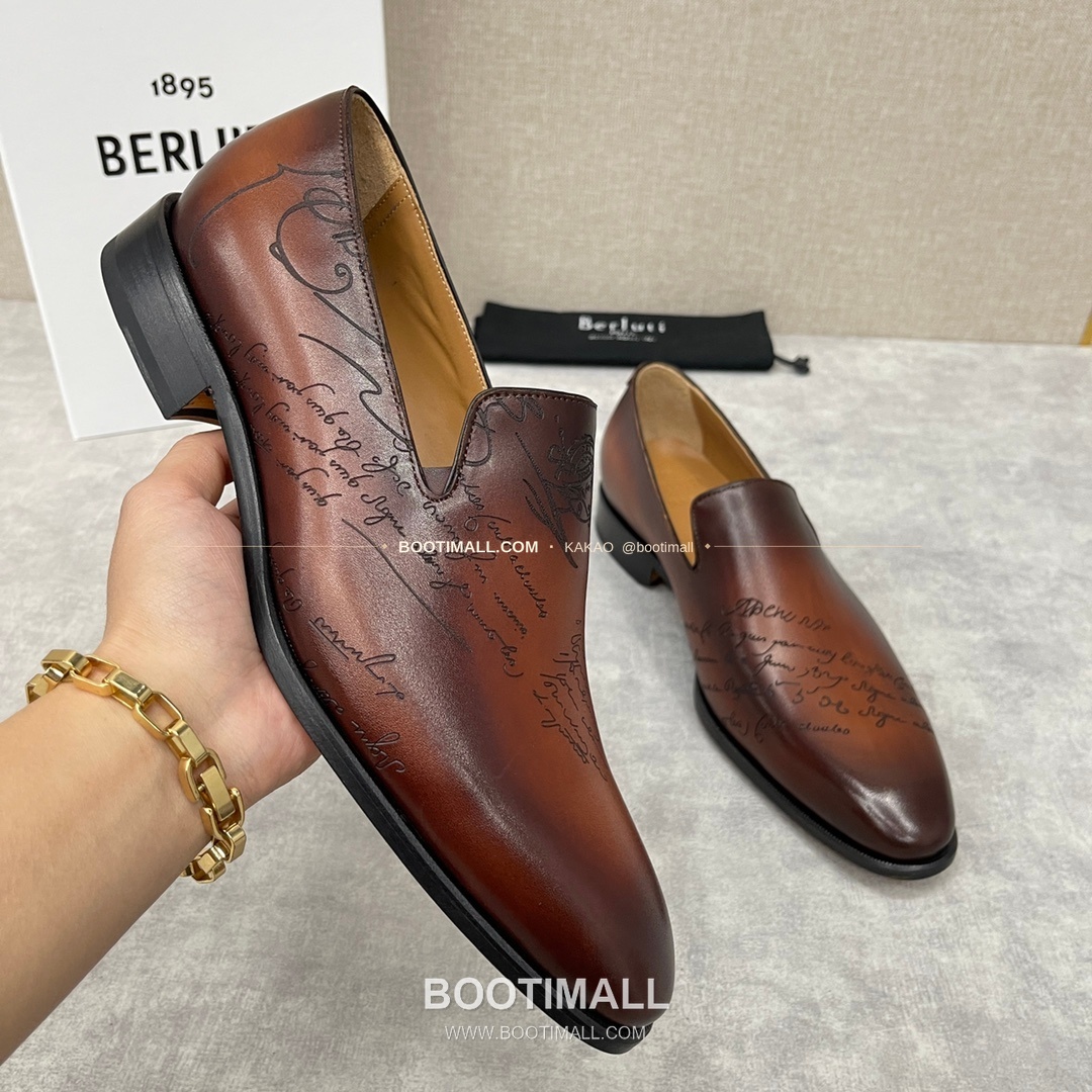 벨루티 앤디 송아지가죽 스크리토 핸드컬러 로퍼 Berluti Andy Calfskin Scritto Hand-Colored Loafers 5
