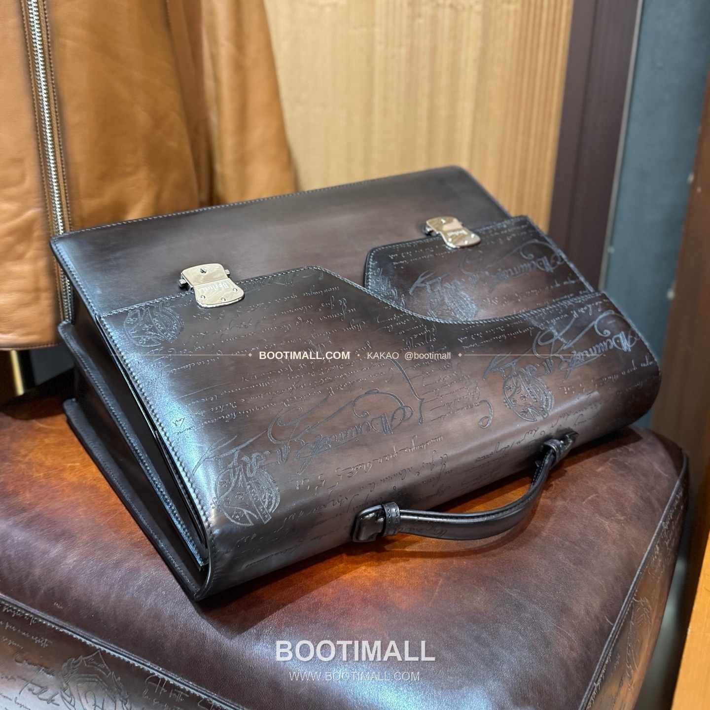 벨루티 카프스킨 핸드다이 더블버클 브리프케이스 Berluti Calfskin Hand-Dyed Double-Buckle Briefcase 42cm 6