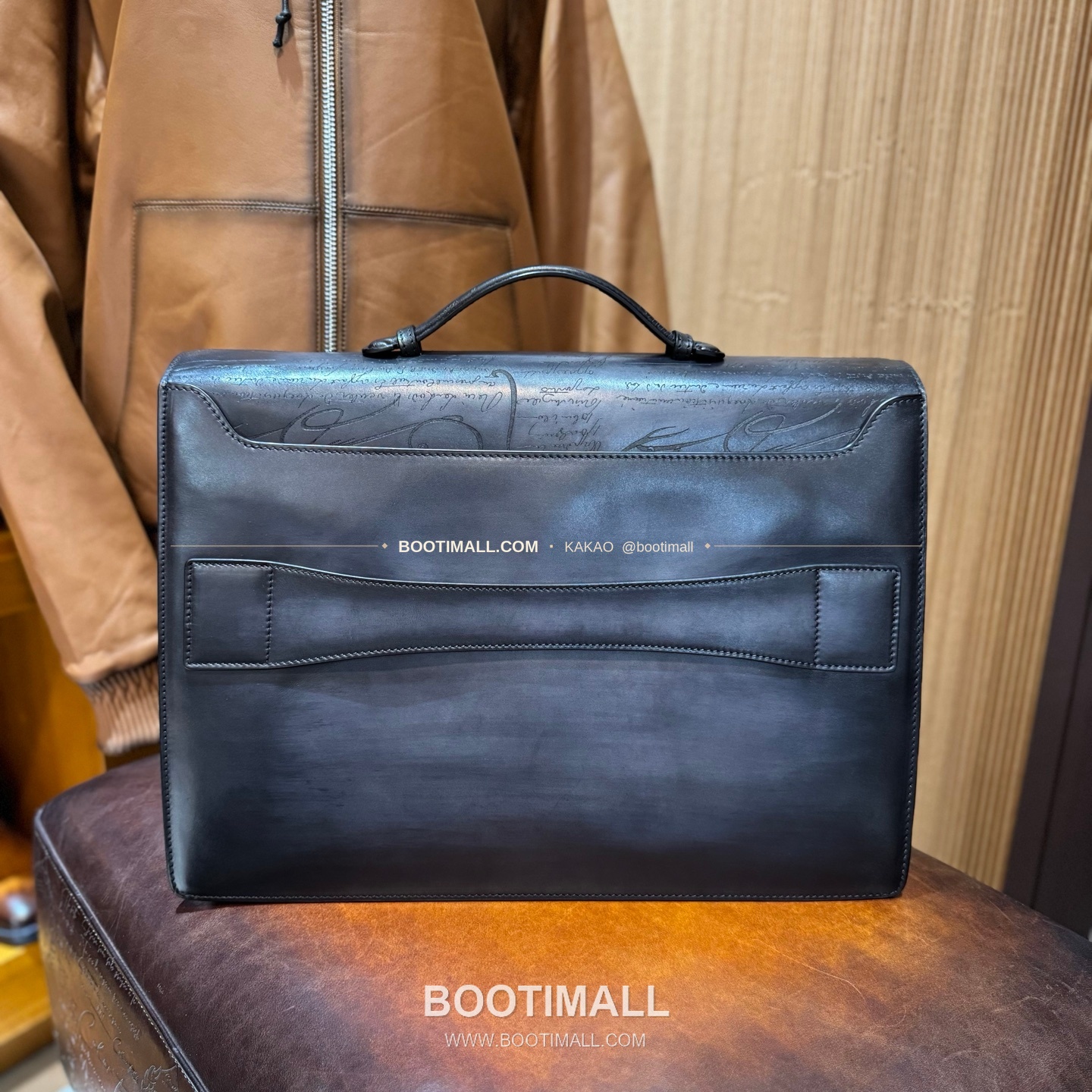 벨루티 카프스킨 핸드다이 더블버클 브리프케이스 Berluti Calfskin Hand-Dyed Double-Buckle Briefcase 42cm 3