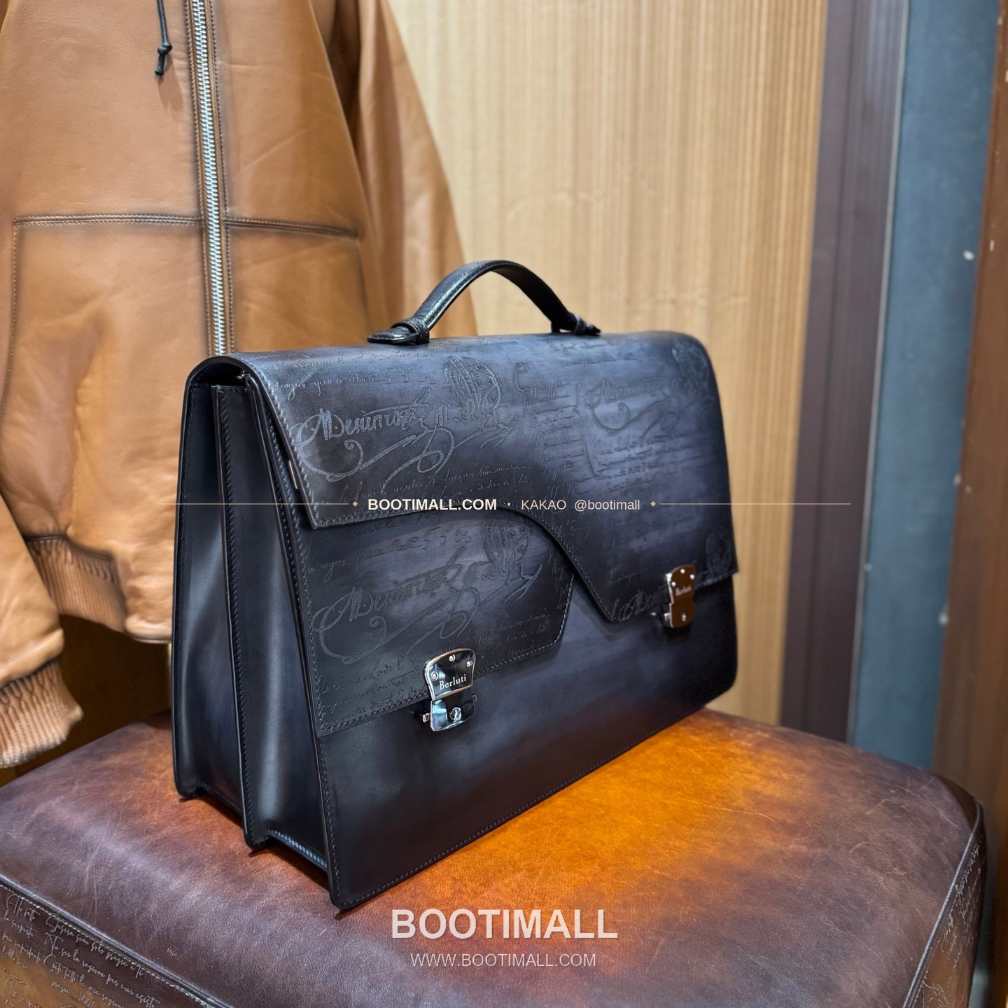 벨루티 카프스킨 핸드다이 더블버클 브리프케이스 Berluti Calfskin Hand-Dyed Double-Buckle Briefcase 42cm 4