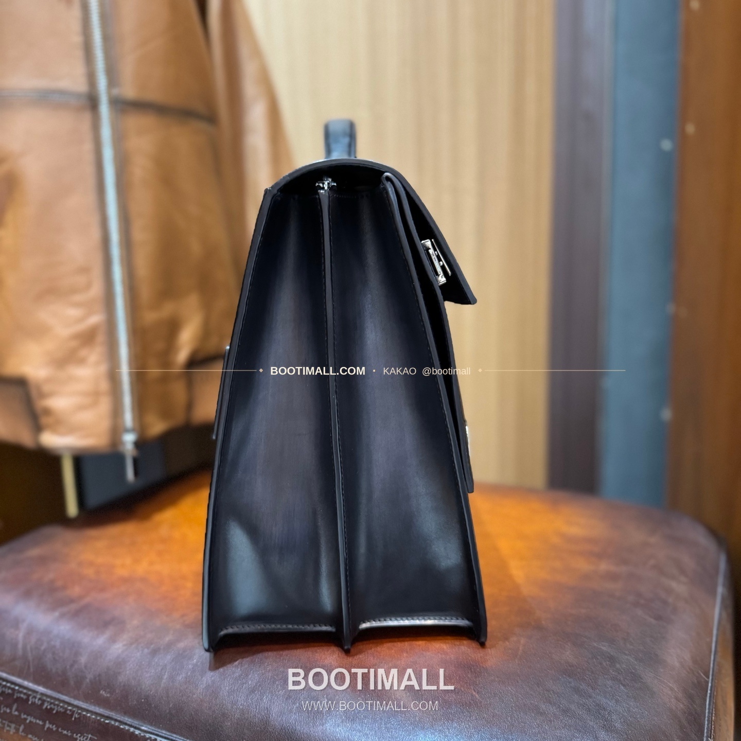 벨루티 카프스킨 핸드다이 더블버클 브리프케이스 Berluti Calfskin Hand-Dyed Double-Buckle Briefcase 42cm 5