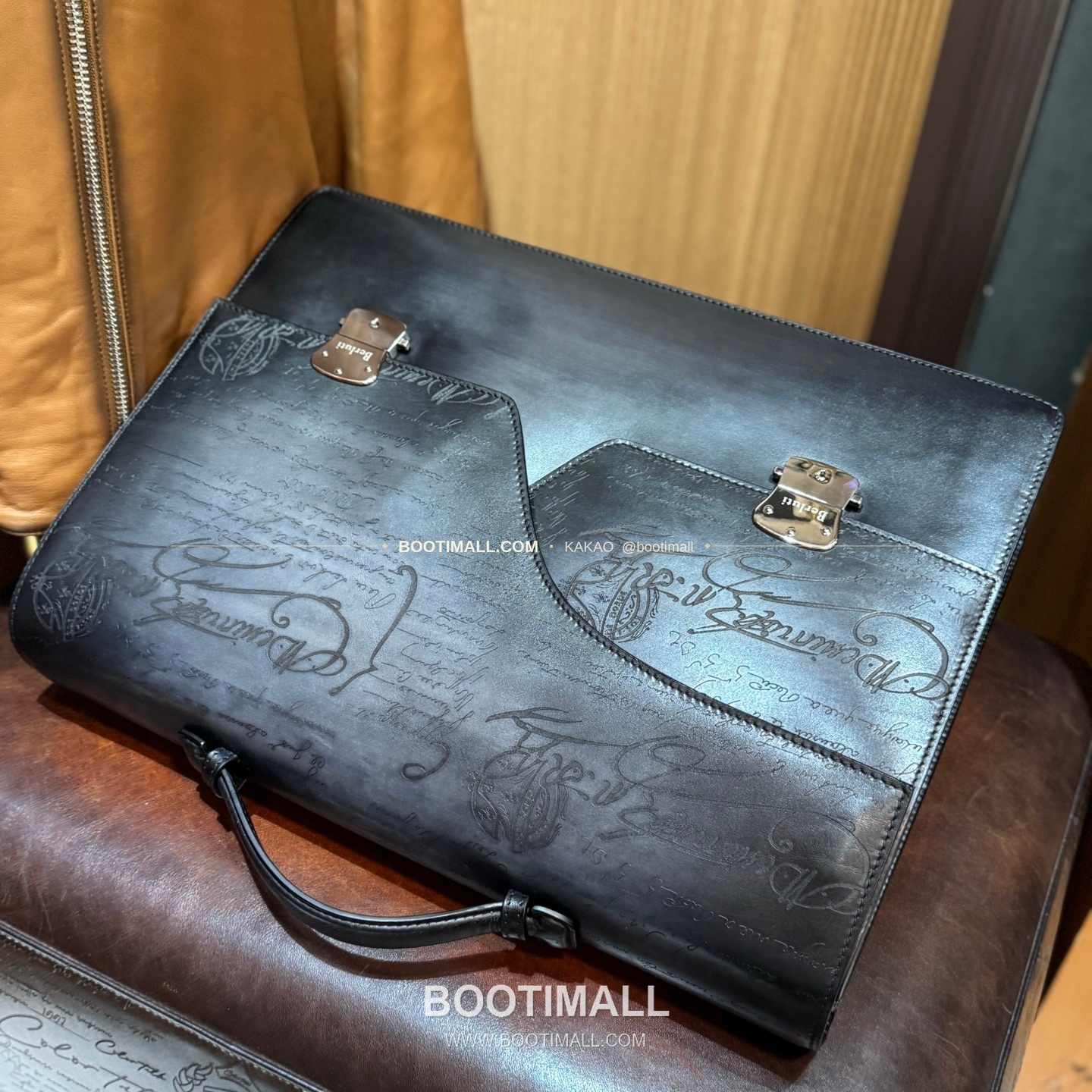 벨루티 카프스킨 핸드다이 더블버클 브리프케이스 Berluti Calfskin Hand-Dyed Double-Buckle Briefcase 42cm 10
