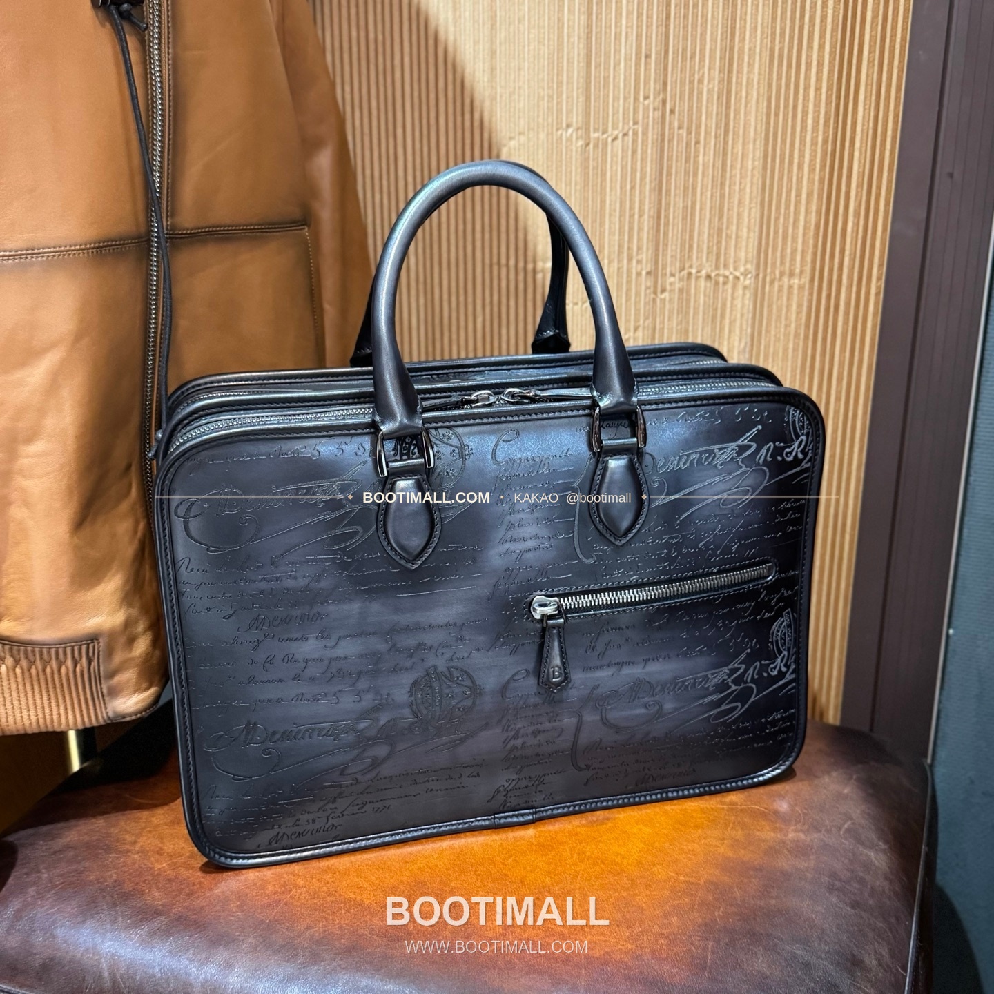 벨루티 베네치아 스크리토 더블컴파트먼트 Deux Jours 브리프케이스 Berluti Venezia Scritto Double Compartment Deux Jours Briefcase 2823060600 42cm 1