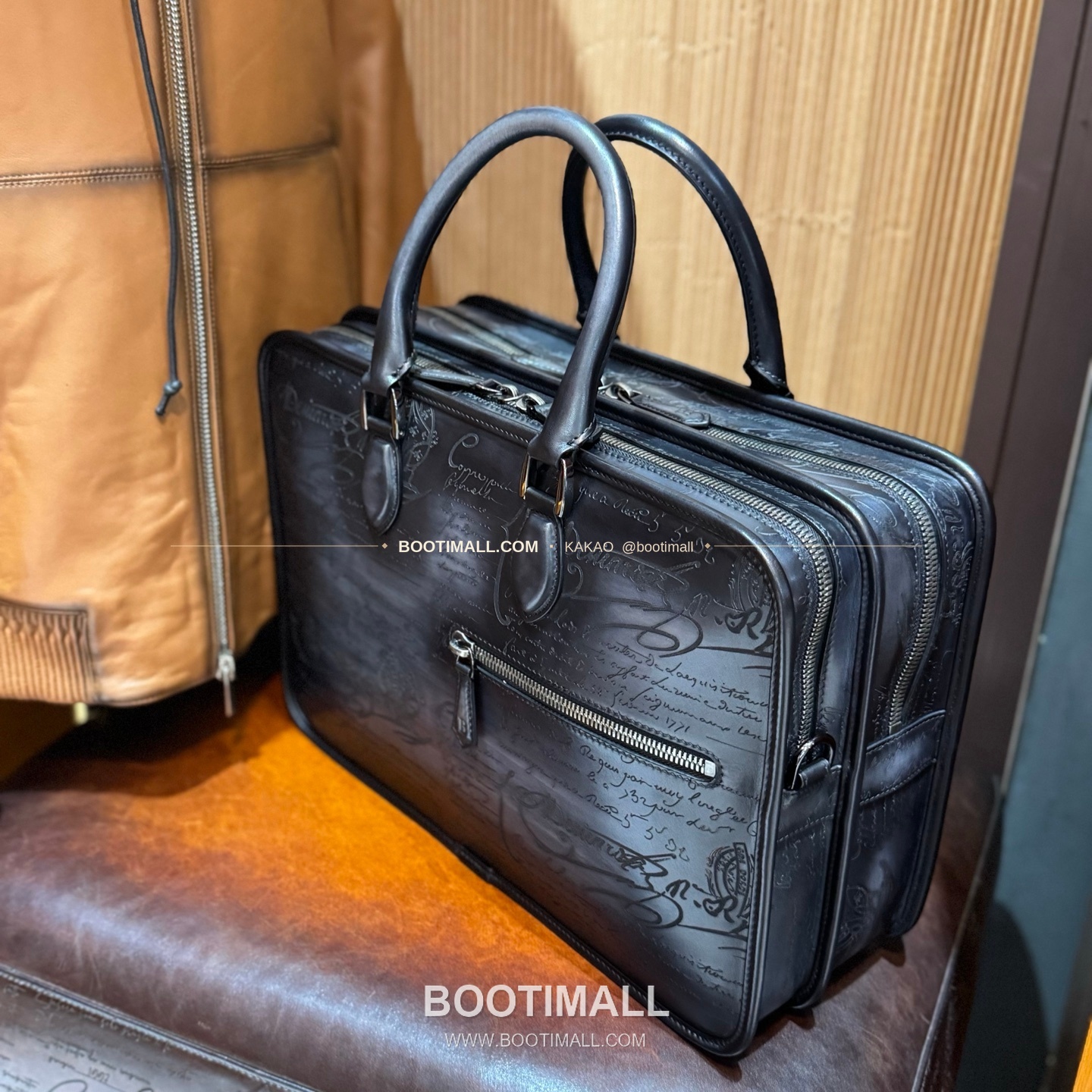 벨루티 베네치아 스크리토 더블컴파트먼트 Deux Jours 브리프케이스 Berluti Venezia Scritto Double Compartment Deux Jours Briefcase 2823060600 42cm 4