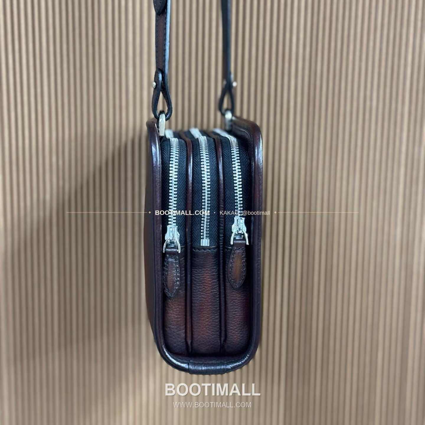 벨루티 그레인 카프스킨 Journalier Trio 크로스바디백 Berluti Grained Calfskin Journalier Trio Crossbody Bag 3