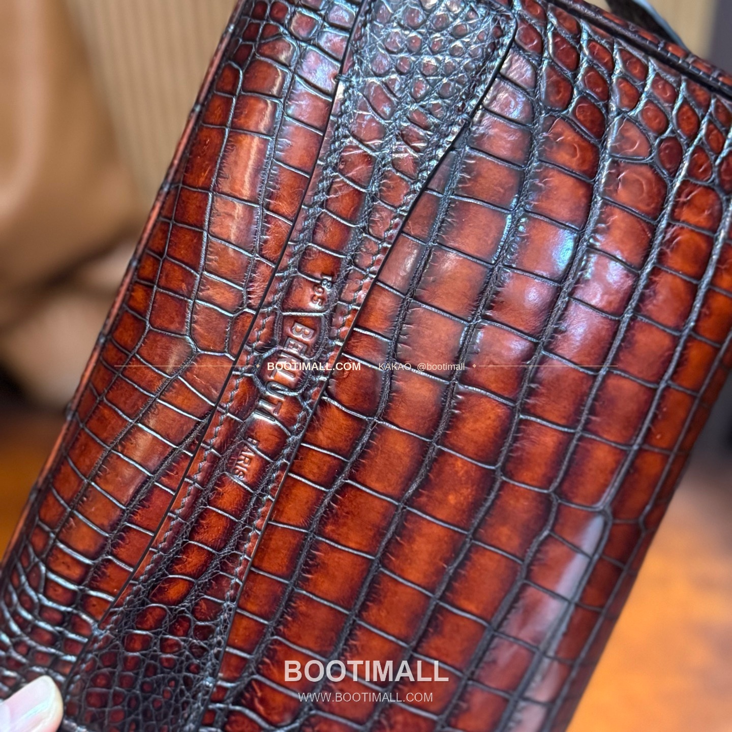 벨루티 나일 크로커다일 스크리토 핸드다이 그랜드 주르 클러치 Berluti Nile Crocodile Scritto Hand-Dyed Grand Jour Clutch 6523101400 7