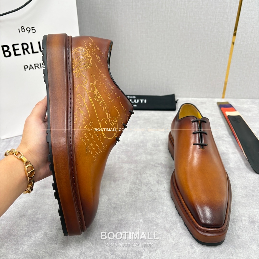 벨루티 베네치아가죽 수공염색 스크리토 알토 옥스퍼드 슈즈 Berluti Venezia Leather Hand Patina Scritto Alto Oxford Shoes 4
