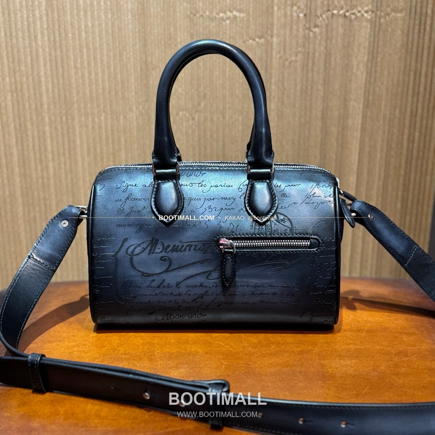벨루티 JOUR-OFF 스크리토 파티나 레더 브라운 미니 더플백 Berluti JOUR-OFF Scritto Patina Leather Brown Mini Duffle Bag 1