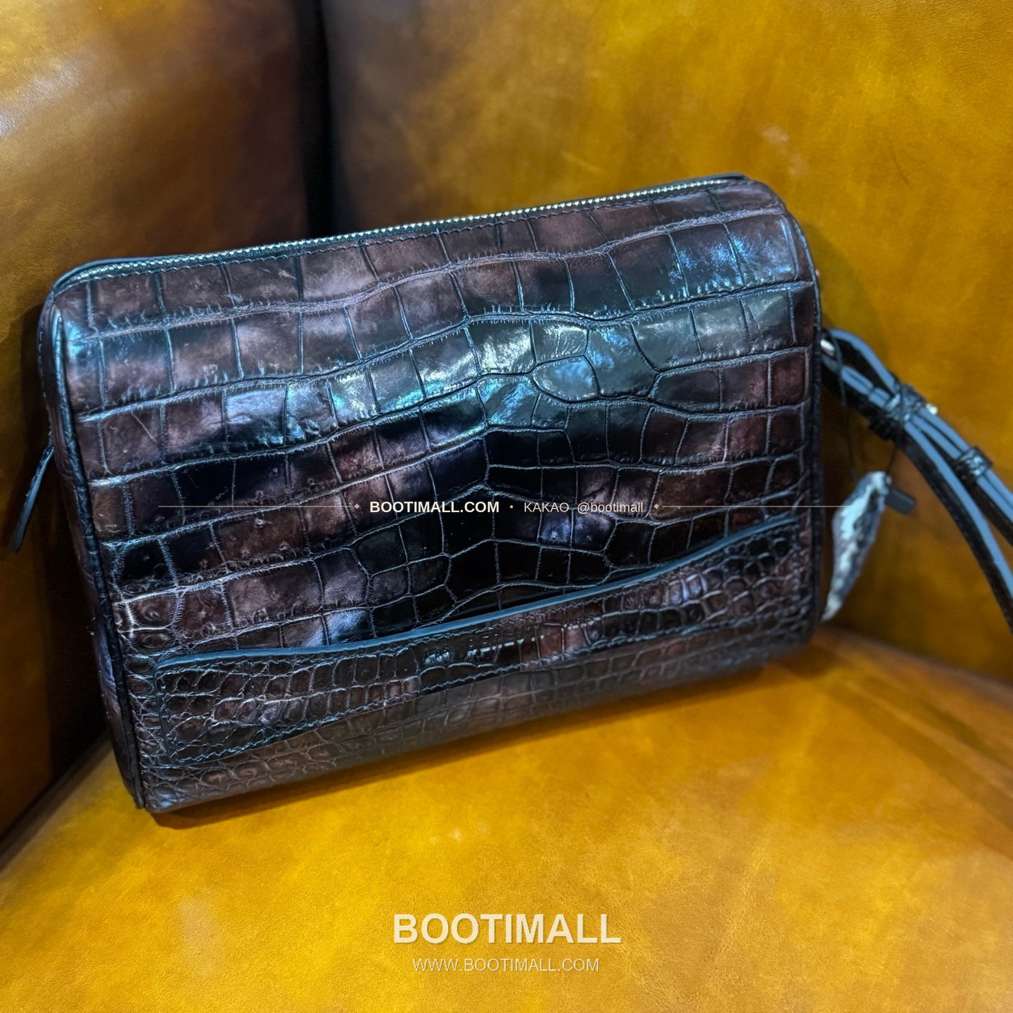 벨루티 GRAND JOUR 나일 크로커다일 파티나 레더 브라운 클러치 Berluti GRAND JOUR Nile Crocodile Patina Leather Brown Clutch 6523101400 1