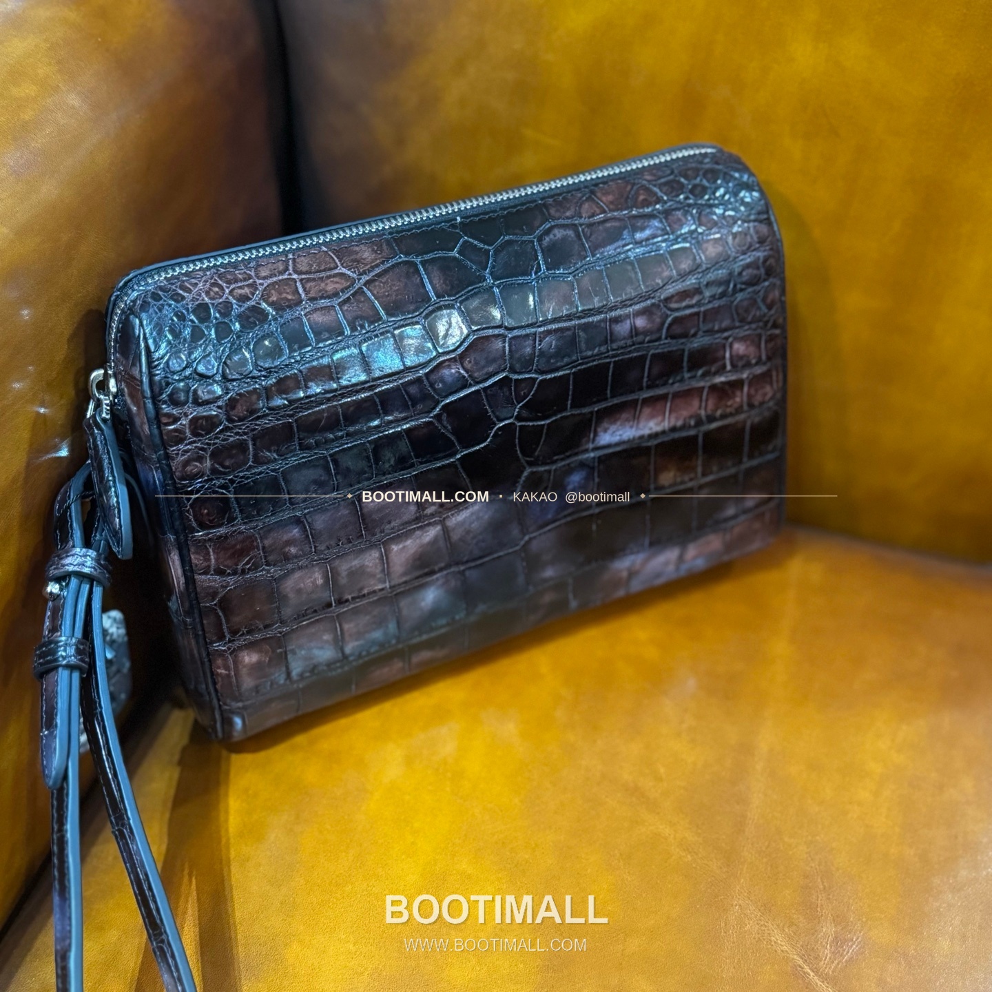 벨루티 GRAND JOUR 나일 크로커다일 파티나 레더 브라운 클러치 Berluti GRAND JOUR Nile Crocodile Patina Leather Brown Clutch 6523101400 2