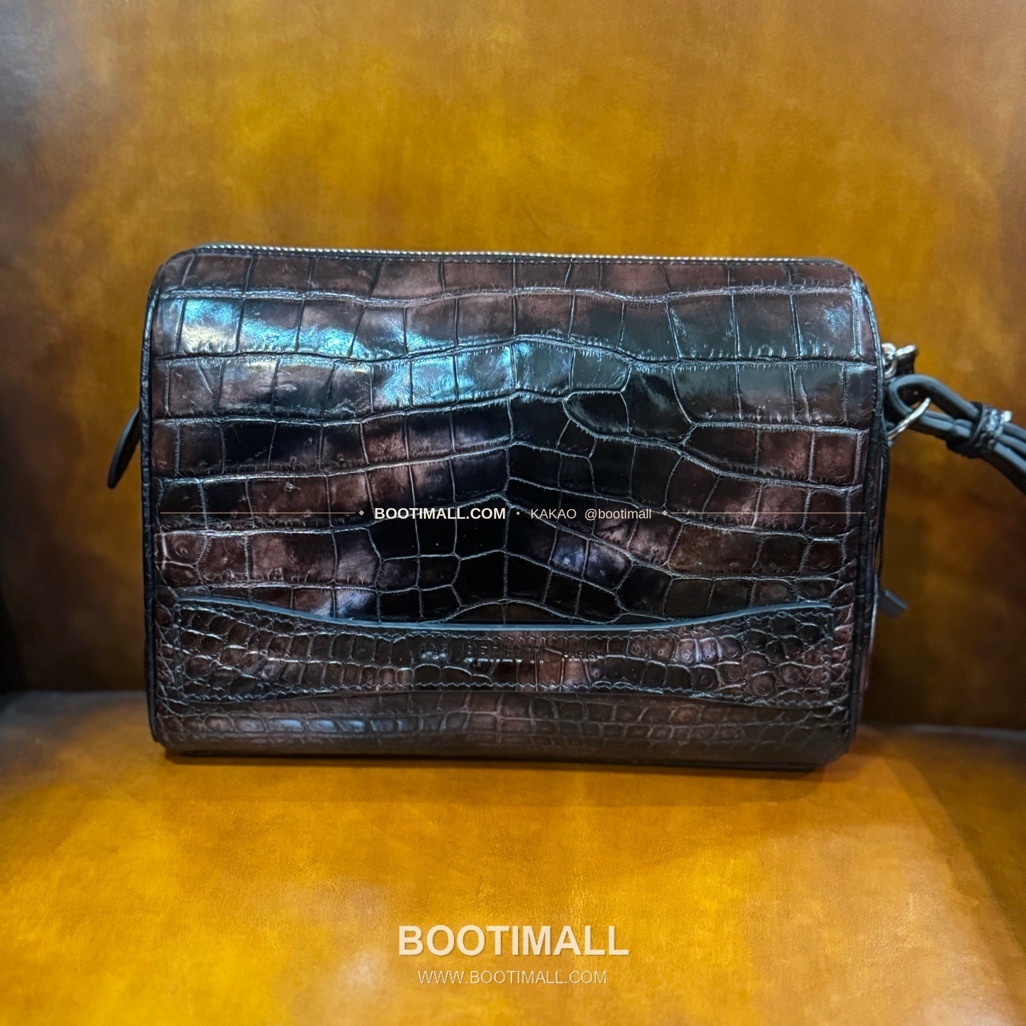 벨루티 GRAND JOUR 나일 크로커다일 파티나 레더 브라운 클러치 Berluti GRAND JOUR Nile Crocodile Patina Leather Brown Clutch 6523101400 4