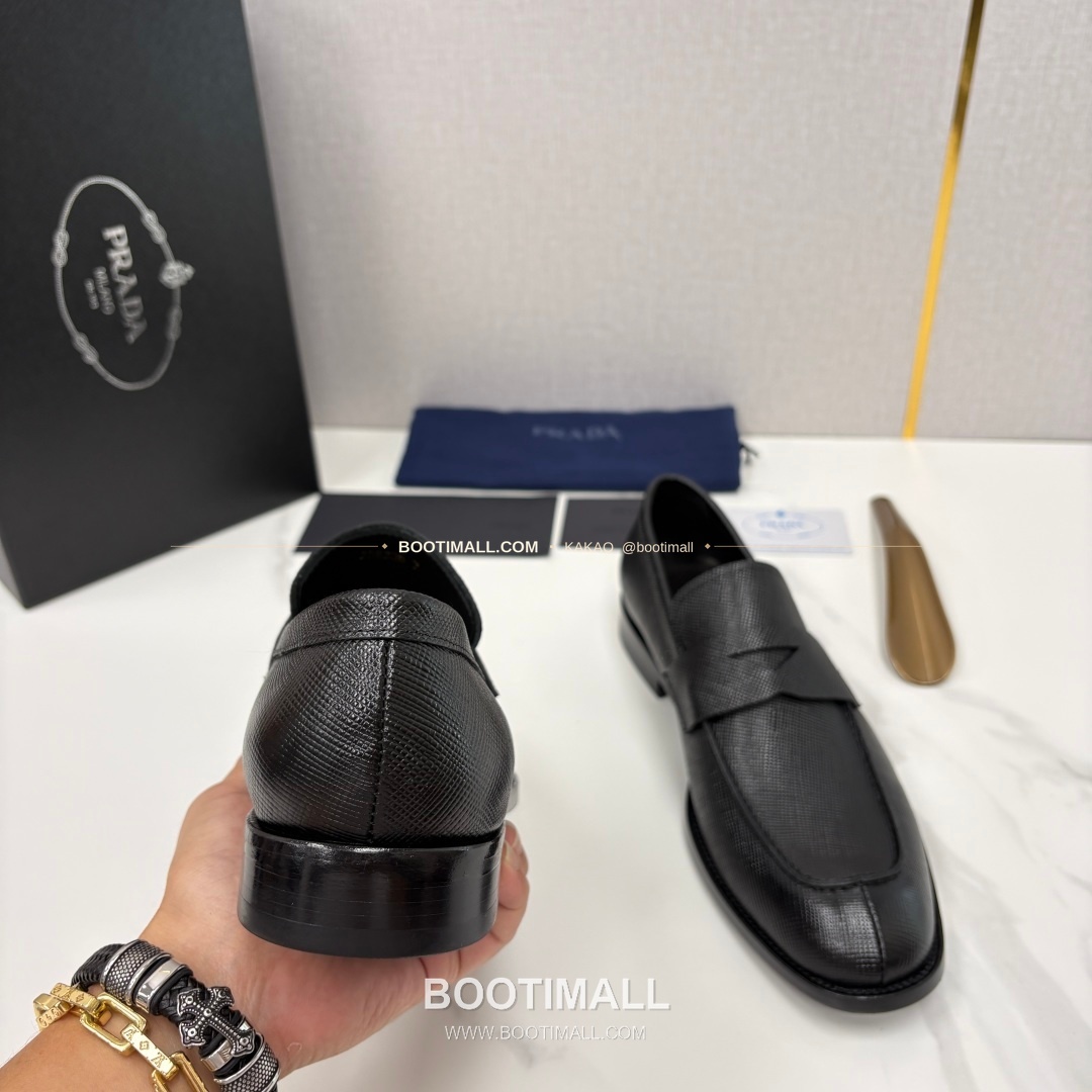 프라다 사피아노 송아지가죽 로고 로퍼 Prada Saffiano Calfskin Logo Loafers 8
