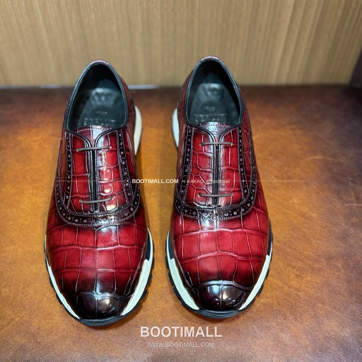 벨루티 악어가죽 파티나 블랙 스니커즈 Berluti Crocodile Leather Patina Black Sneakers 2