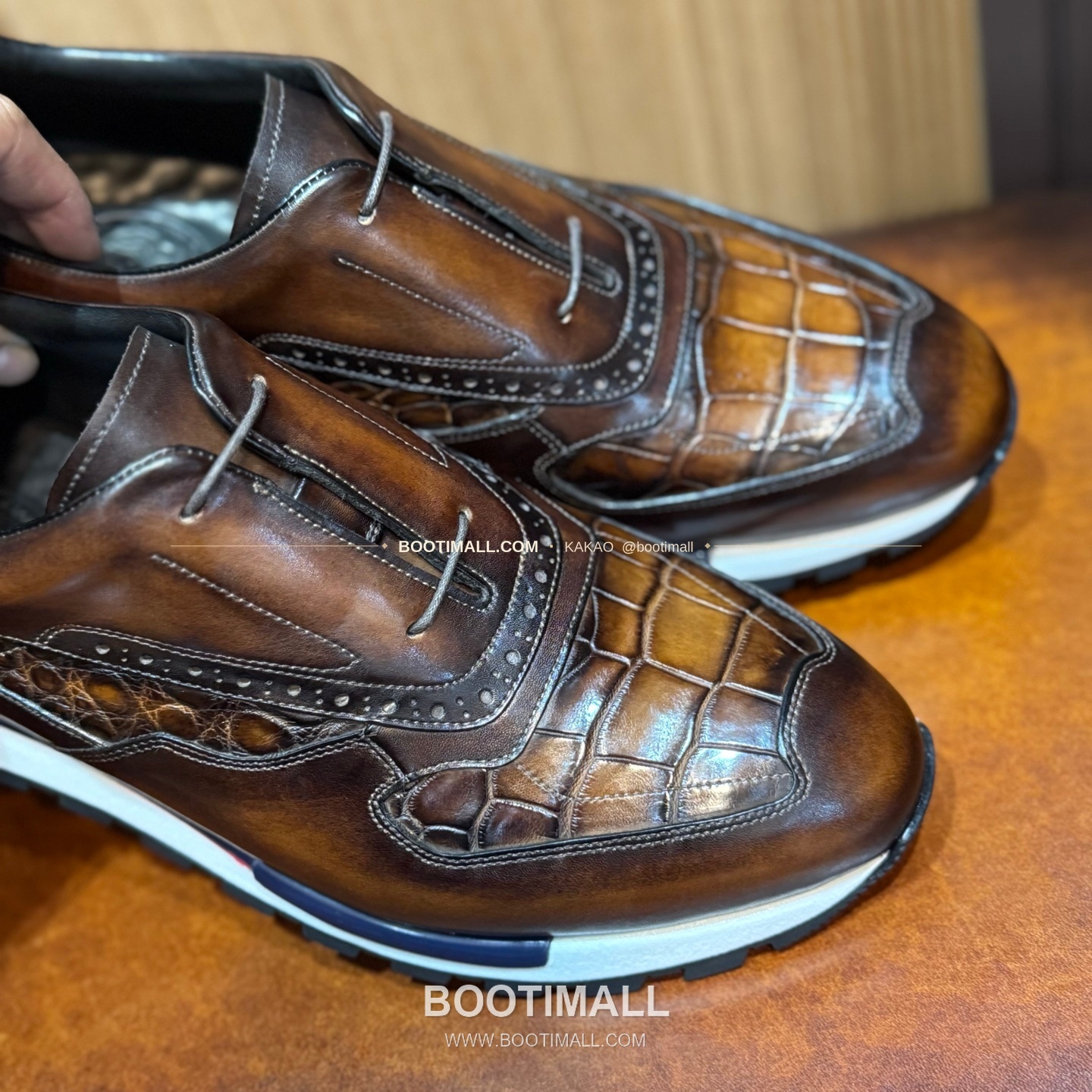 벨루티 소가죽 악어가죽 파티나 스니커즈 Berluti Calfskin Crocodile Leather Patina Black Sneakers 9